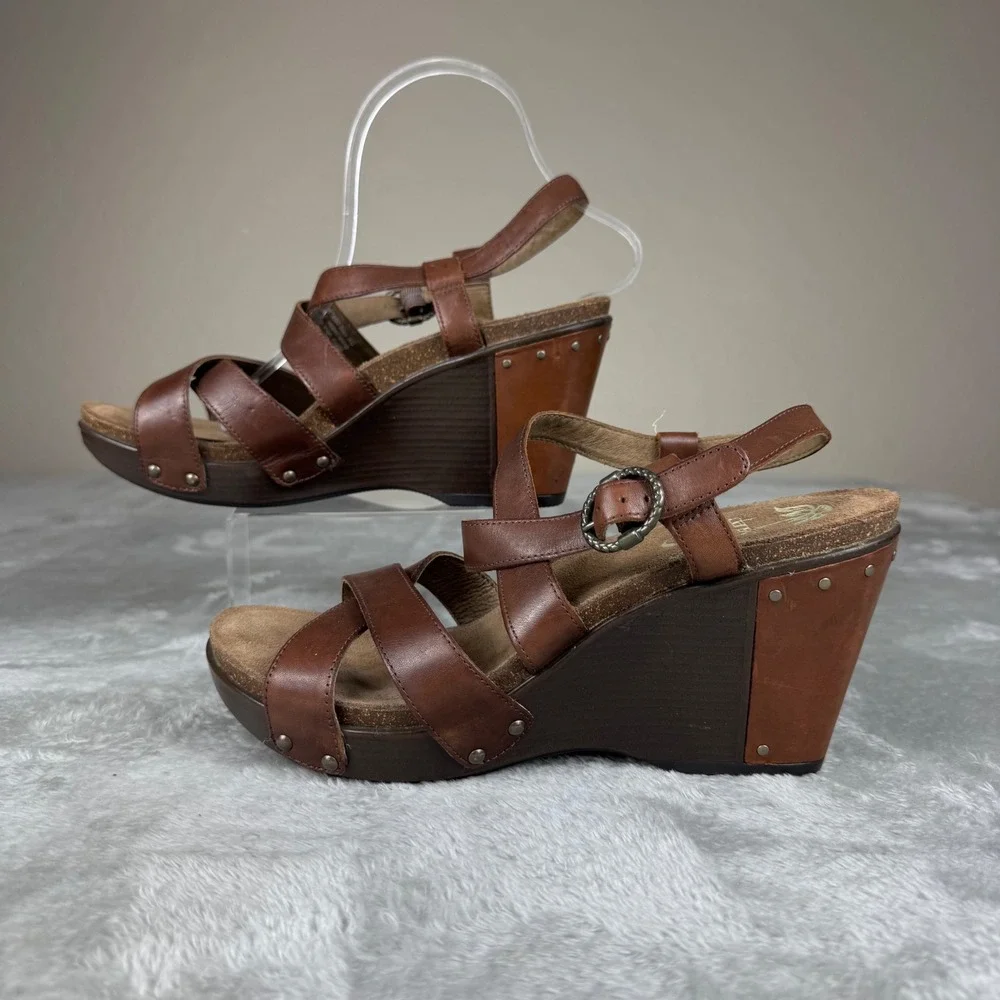 Dansko Women's Size 40(9.5-10) Brown Leather Wedge Sandals Strappy Studded Boho